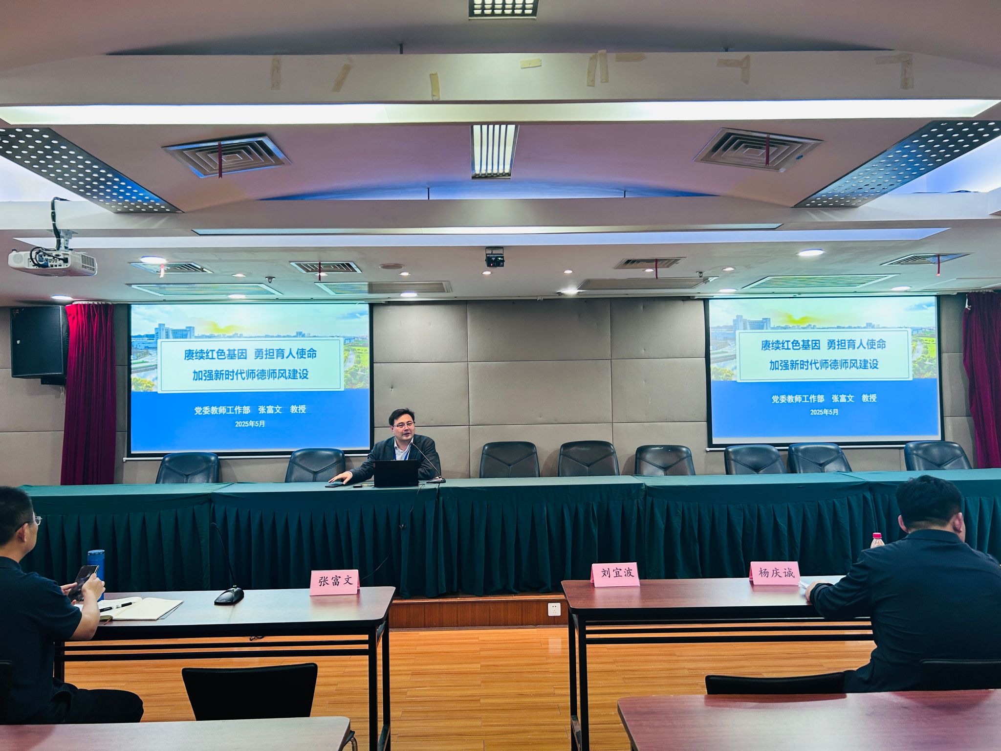 18cfa93693c7749a4e99b597109adaf.jpg 18cfa93693c7749a4e99b597109adaf.jpg